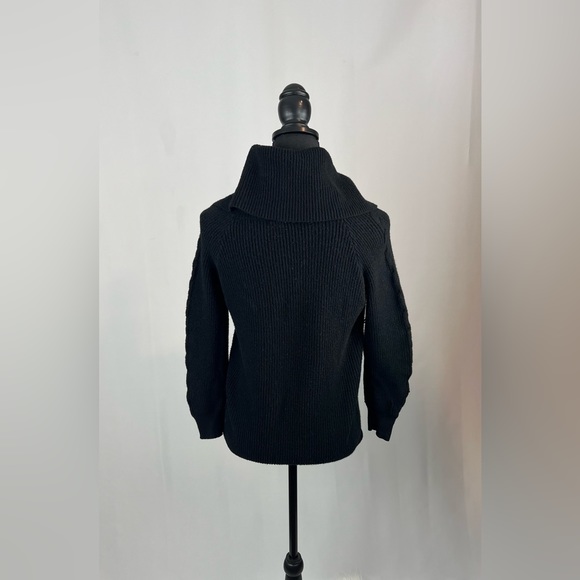 🐚2 for $20🐚 Black Maurices Sweater - Picture 3 of 3